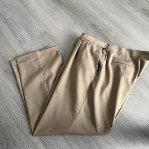 Haggar Men's Khaki Dress Panda